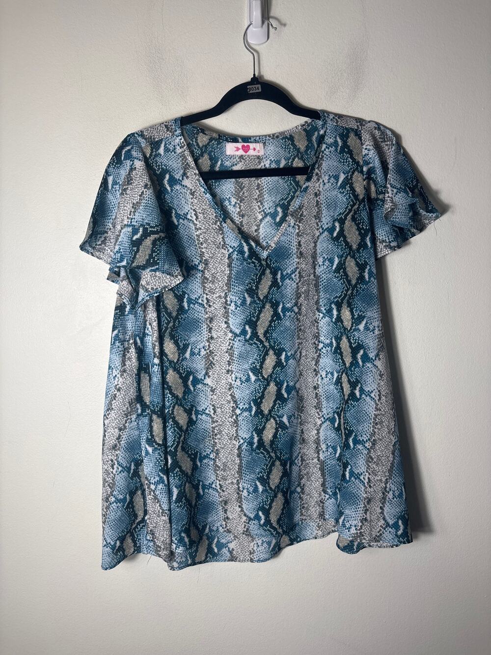 Buddy Love Blue Snakeskin V-Neck Flutter Sleeve Top Sz S